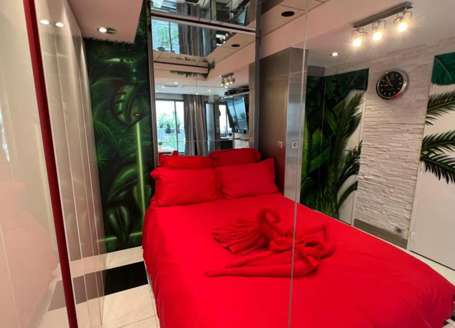 Joia - Moisant Apartment *